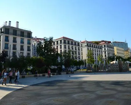 Martim Moniz Castelo *